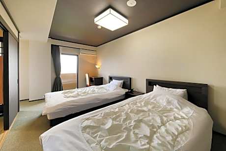 Japanese-Western Room