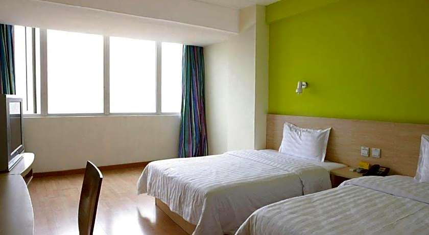 7 Days Inn Qingdao Haier Zone Ditie Tower Jiushui West Road