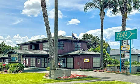 Teal Motor Lodge