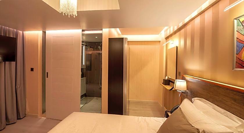 Amina Residency - Luxury Stay