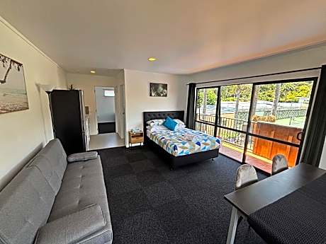 One-Bedroom Apartment with Balcony