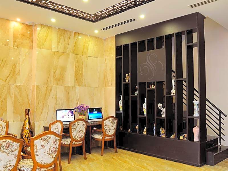 Begonia Nha Trang Hotel