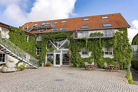 Hotel Bördehof, direkt an der A2 & A14, mit Restaurant