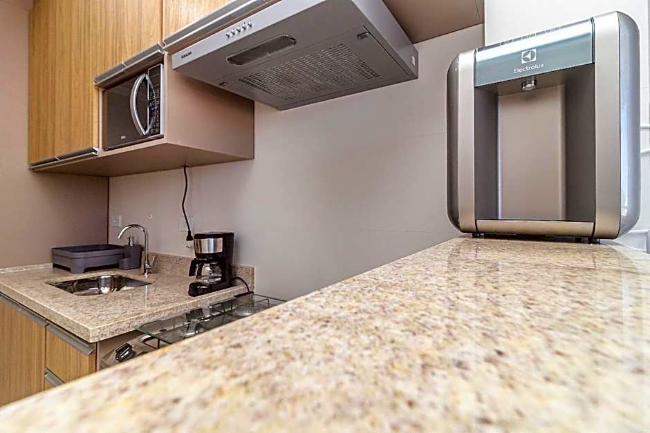 Apartamentos a Beira Mar, Aconchegantes e Modernos, a 3 Minutos da Praia com Ar Condicionado, Sacada Gourmet, Garagem e Portaria 24h