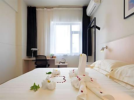 WH - Superior Bed Room