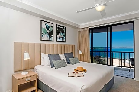 Deluxe Two-Bedroom Apartment with Ocean View