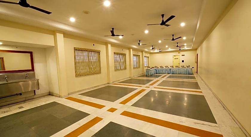 Plaza Inn Business Hotel