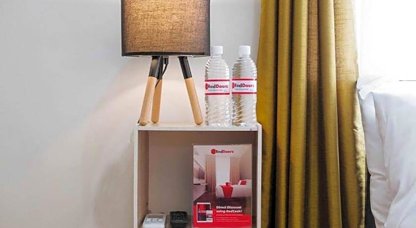 RedDoorz @ EM Pensiontel Butuan City