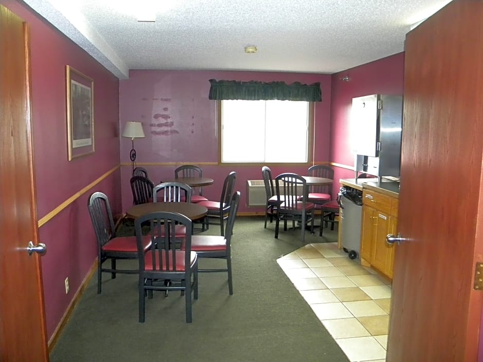 Nisswa Inn and Suites