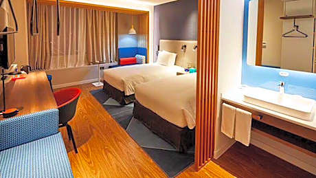 Standard Twin Room - High Floor