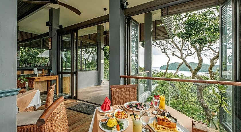 Ambong Pool Villas - Private Pool