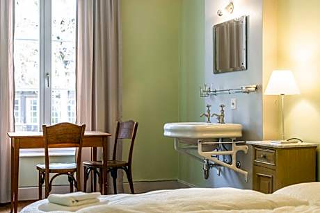Triple Room Village View Shared Shower/WC on the floor
