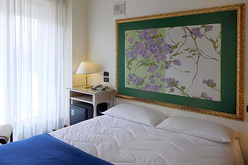 International Hotel & Suite - In prima fila sul lungomare