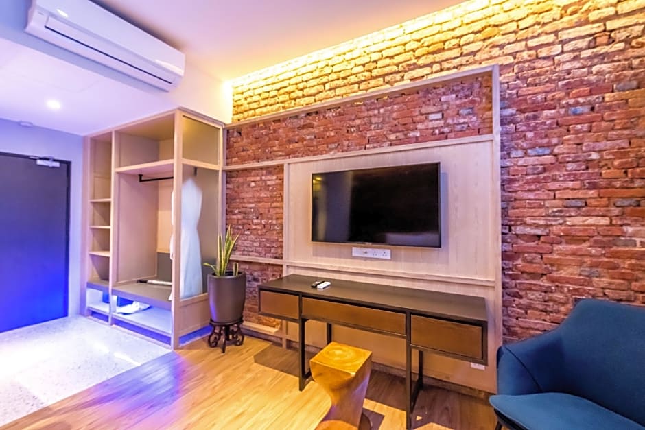 Tien Terrace Macalister