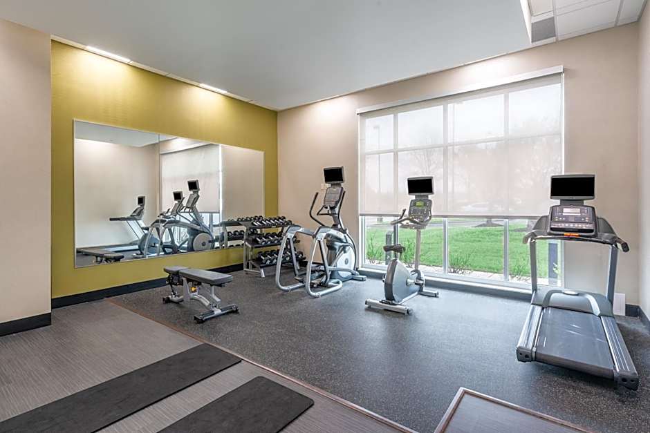 Holiday Inn and Suites Memphis Southeast Germantown By IHG