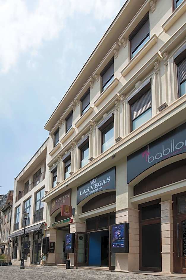 New Era Hotel Old Town - Covered paid parking within 10 minutes walk