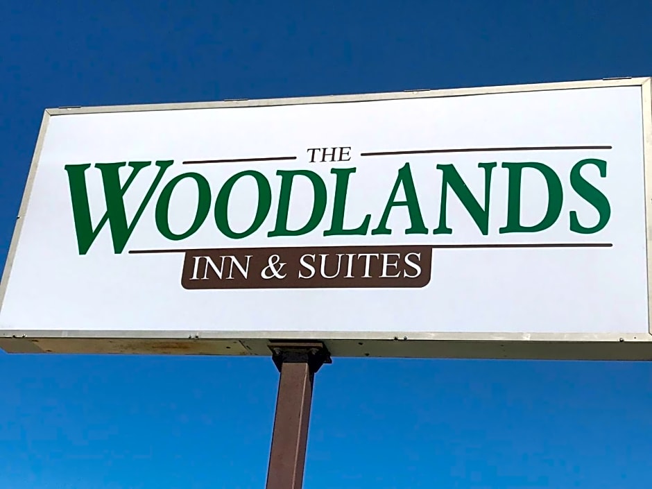 Woodland Inn & Suites