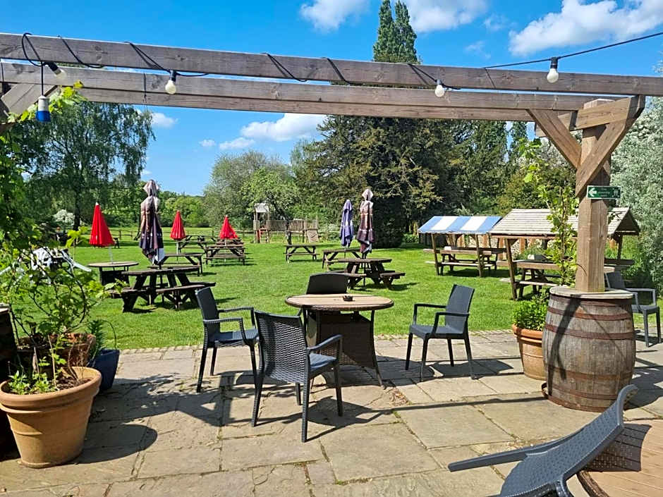 The Red Lyon Slinfold