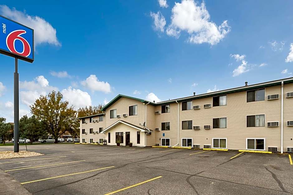 Motel 6-Albert Lea, MN