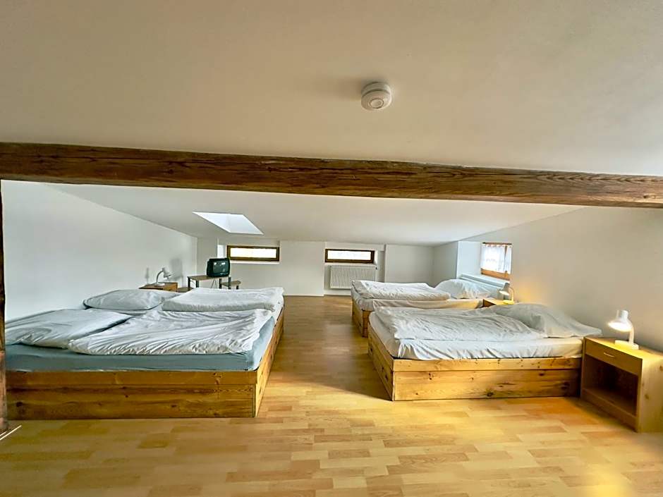 Photo 1 of 1 of Quadruple Room with Shared Bathroom