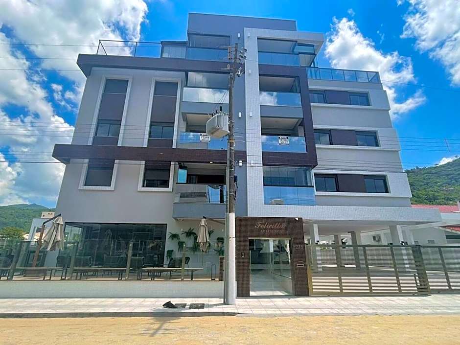 Cód 90 · Apartamento a poucos passo do mar