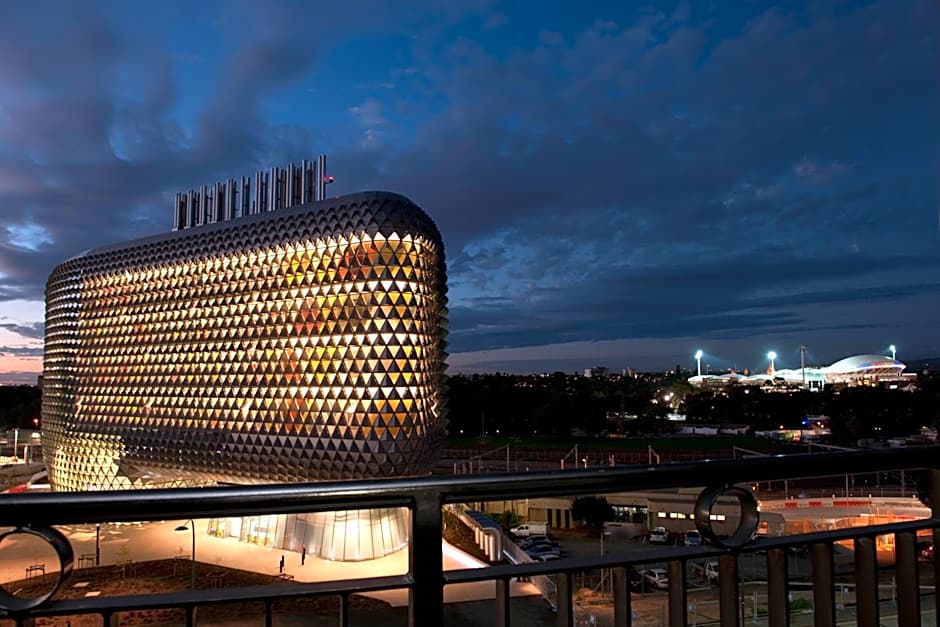 Adelaide Riviera Hotel