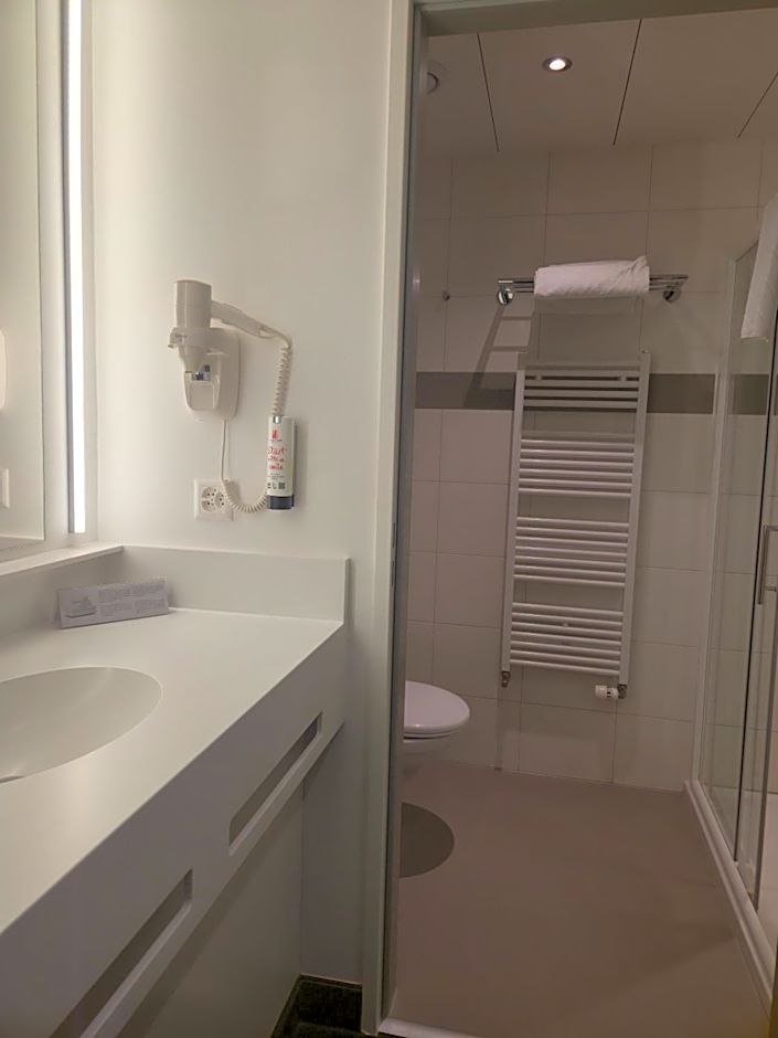 Airport Hotel Basel - Convenient & Friendly