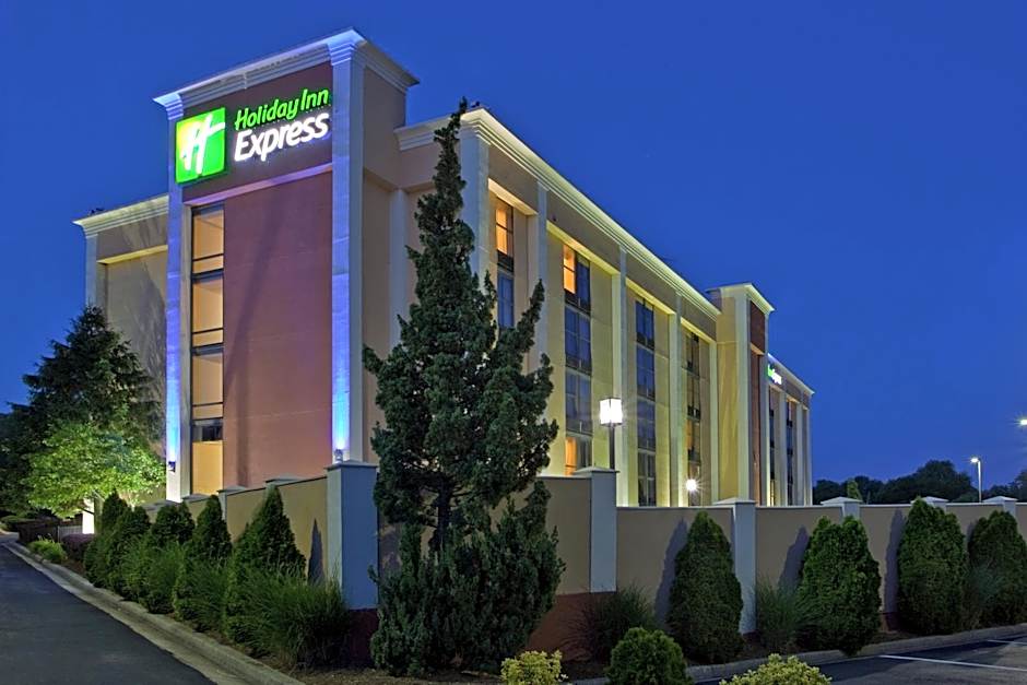 Holiday Inn Express Washington DC East- Andrews AFB By IHG
