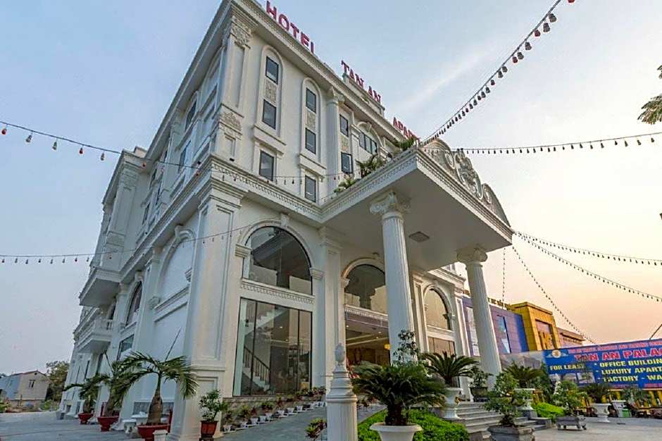 Tan An Palace