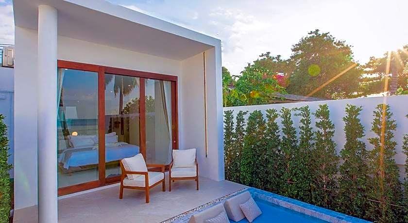 White Whale Beachfront Pool Villa