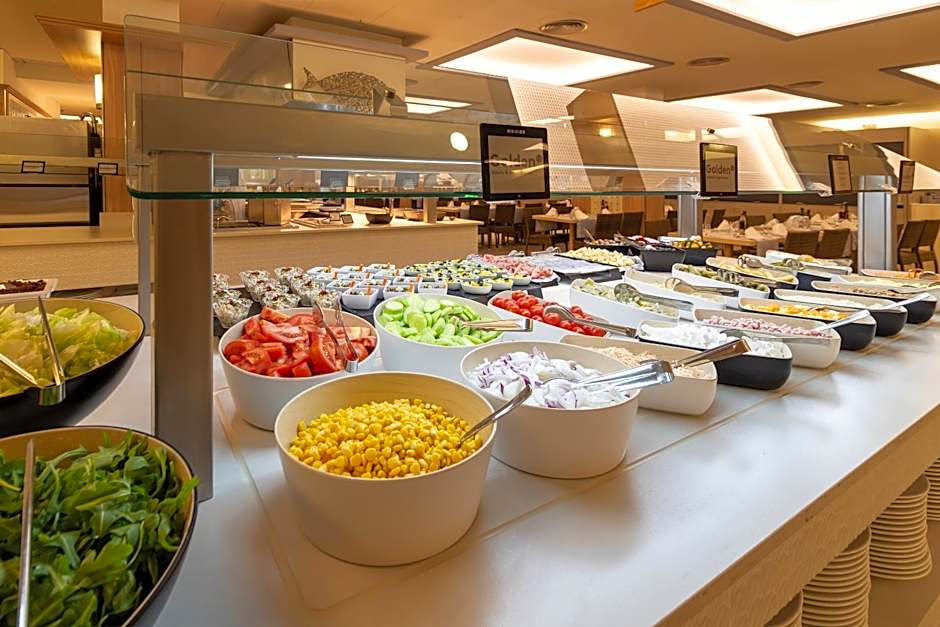 Golden Avenida Family Suites 4*