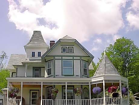 Antique Rose Inn Windham
