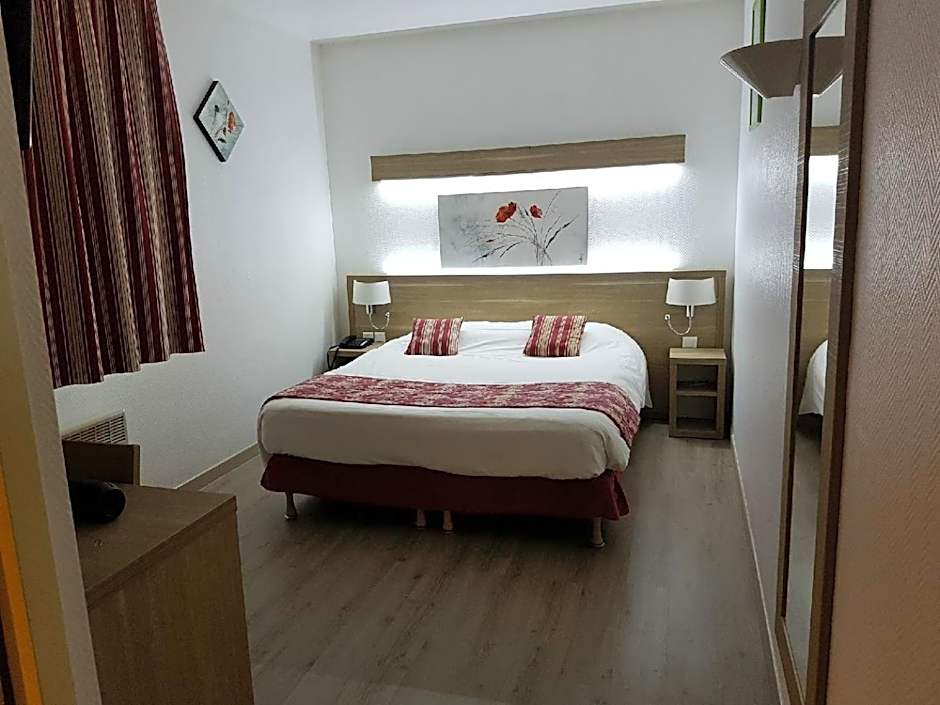 Kyriad Hotel - Restaurant Carentan