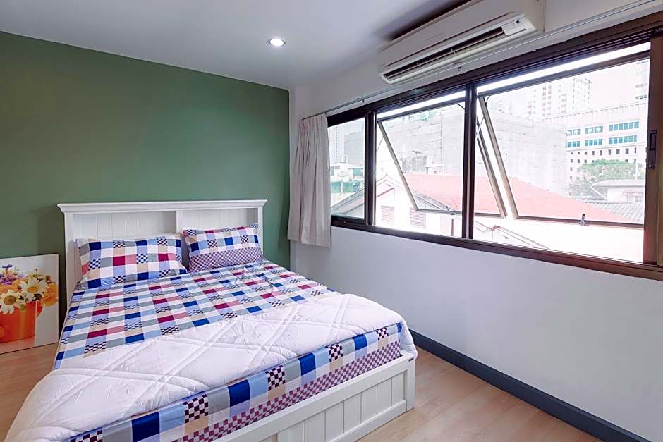 BaanSu Hostel