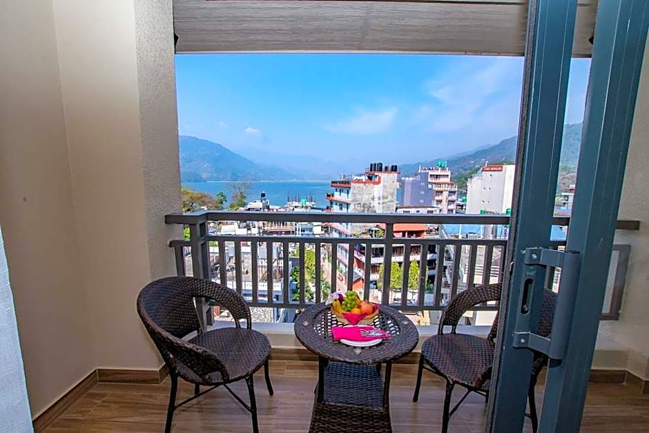Hotel Pokhara Village & SPA