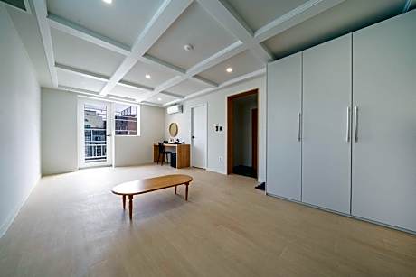 Korean Traditional Style Ondol Room