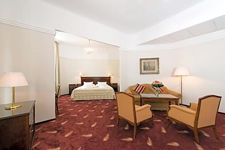 Comfort Suite with Wellness Access