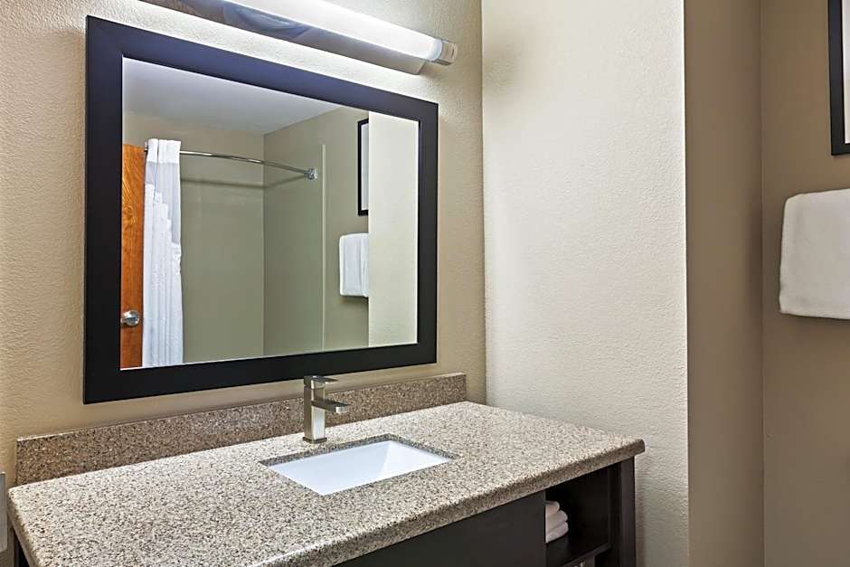 Holiday Inn Express & Suites Glenpool By IHG