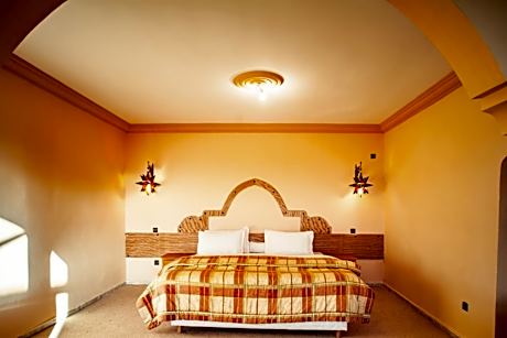 Two-Bedroom Apartment (5 Adults)