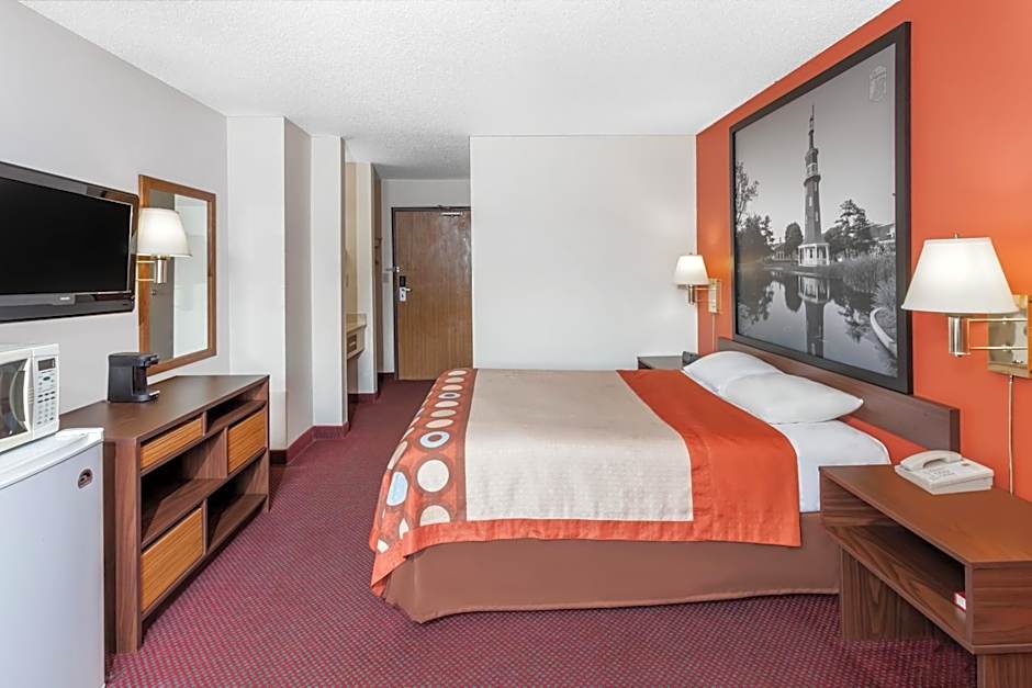 Super 8 by Wyndham Washington/Peoria Area