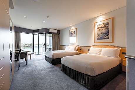 Executive Suite with Spa Bath - Twin Share