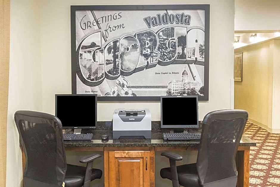 Super 8 by Wyndham Valdosta Mall