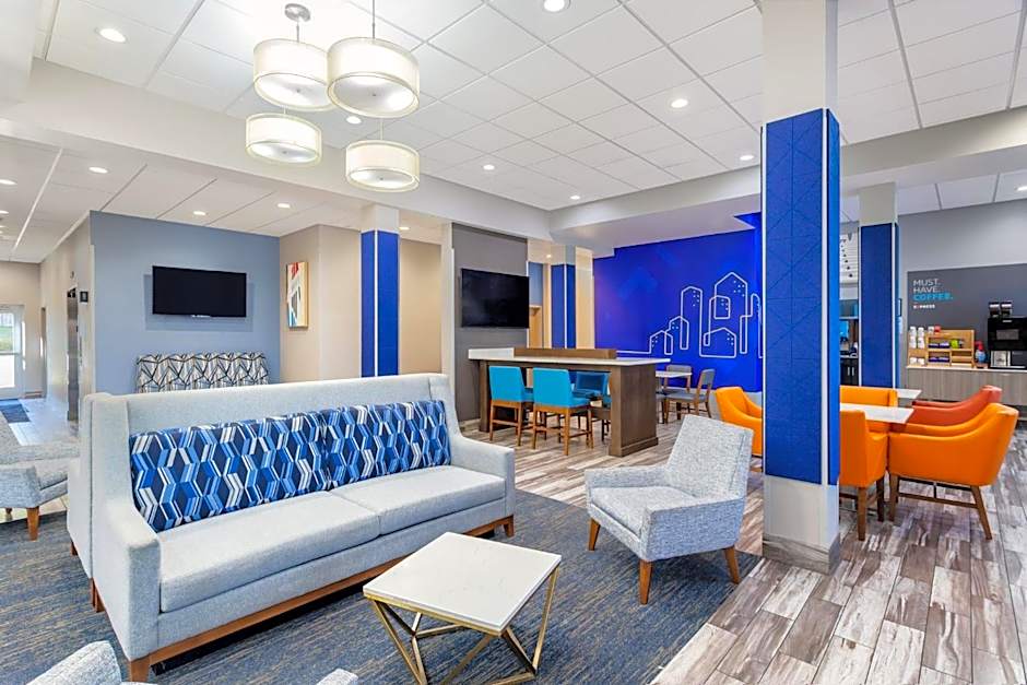 Holiday Inn Express & Suites Memphis Arpt Elvis Presley Blv By IHG