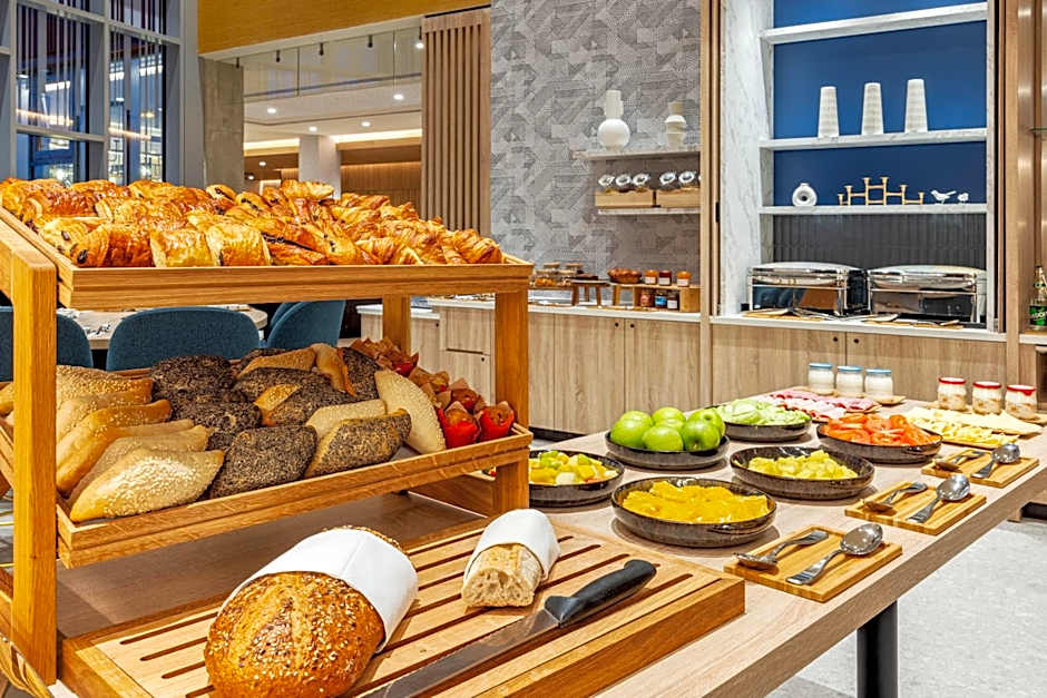 Courtyard by Marriott Paris Charles de Gaulle Central Airport