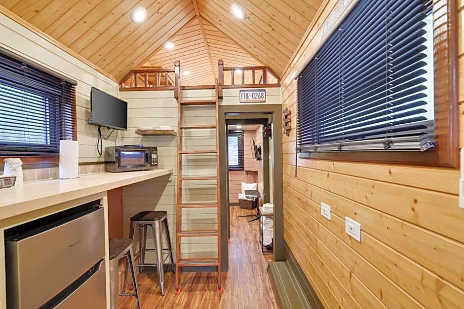 Camptel Poconos Lodging