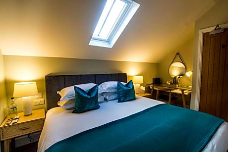 Twin Beds or Queen Bed