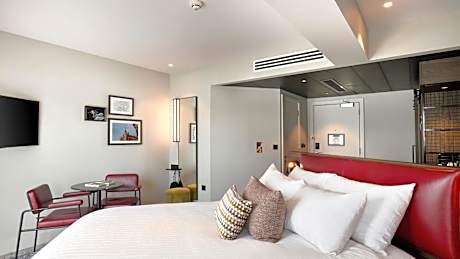 Standard Queen Room