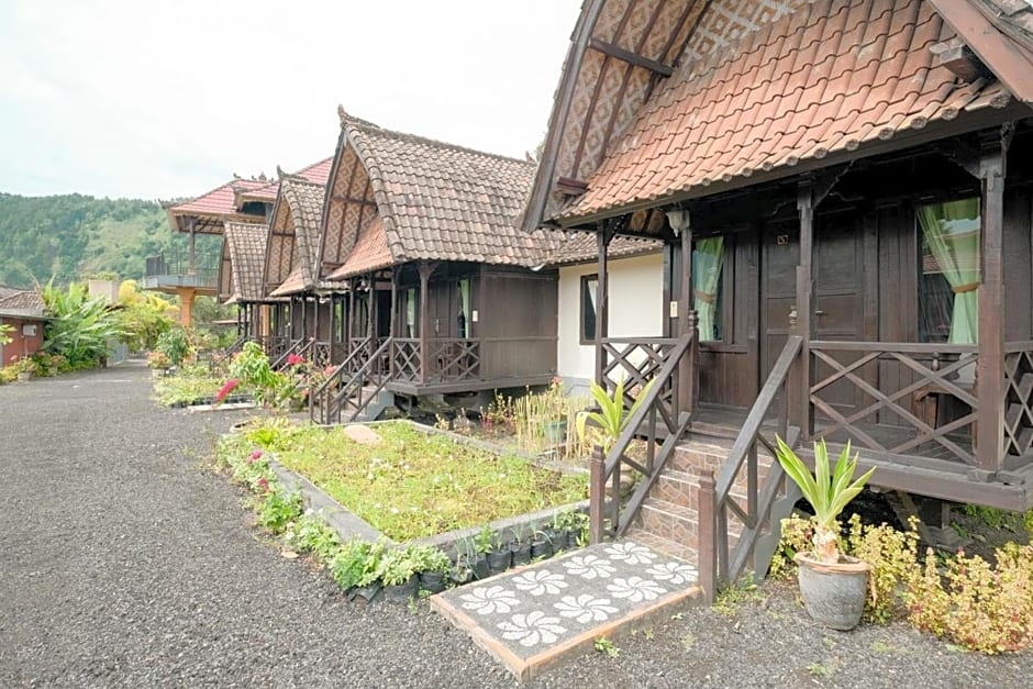 Resto Apung and Bungalow Kedisan Batur Lake View RedPartner