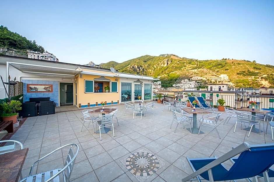 Riviera B&B Rooms & Apartment SEA-VIEW
