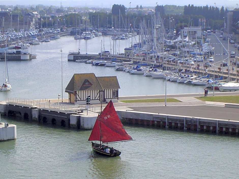 SOWELL HOTELS Le Beach